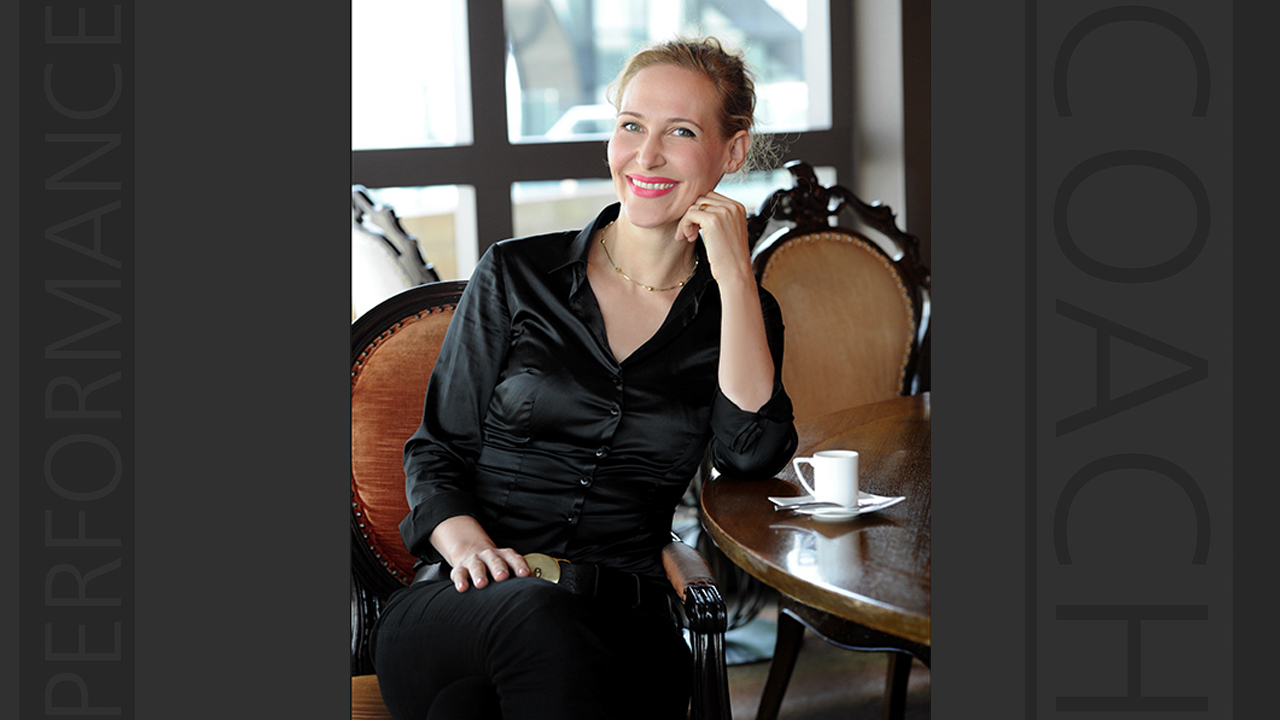 Jessica Wahl ist Coach Jessica Wahl ist Coach in Berlin für Führungskräfte, Karriere, Kommunikation, Bewerbung, Rhetorik und Stimme