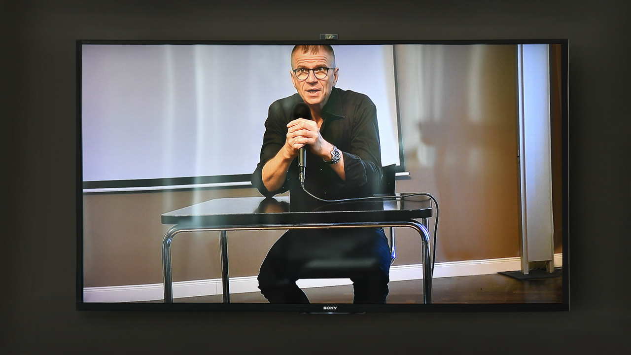 Videoanalyse hilft in der Selbstreflexion, damit Stimme tragender und Aussprache deutlicher wird